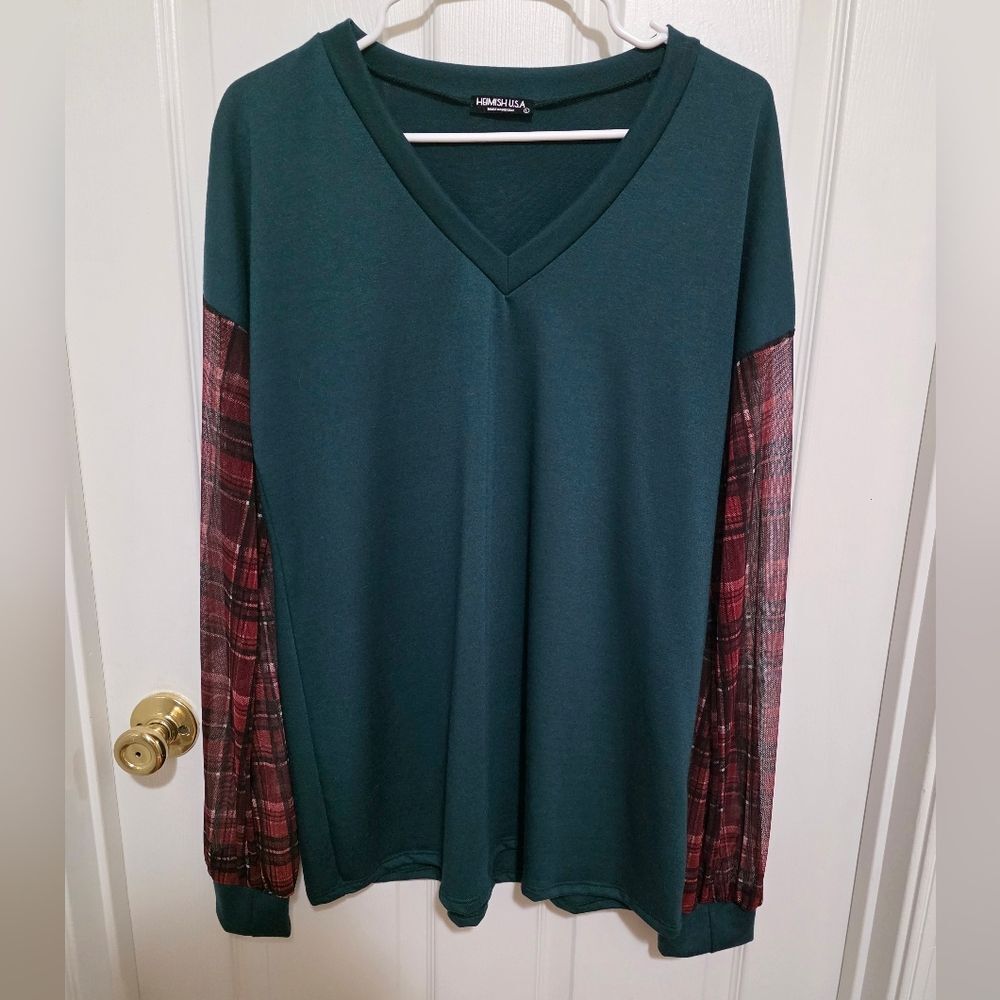HEIMISH USA Dark Green Top With Sheer Plaid Sleeves. NEW LG